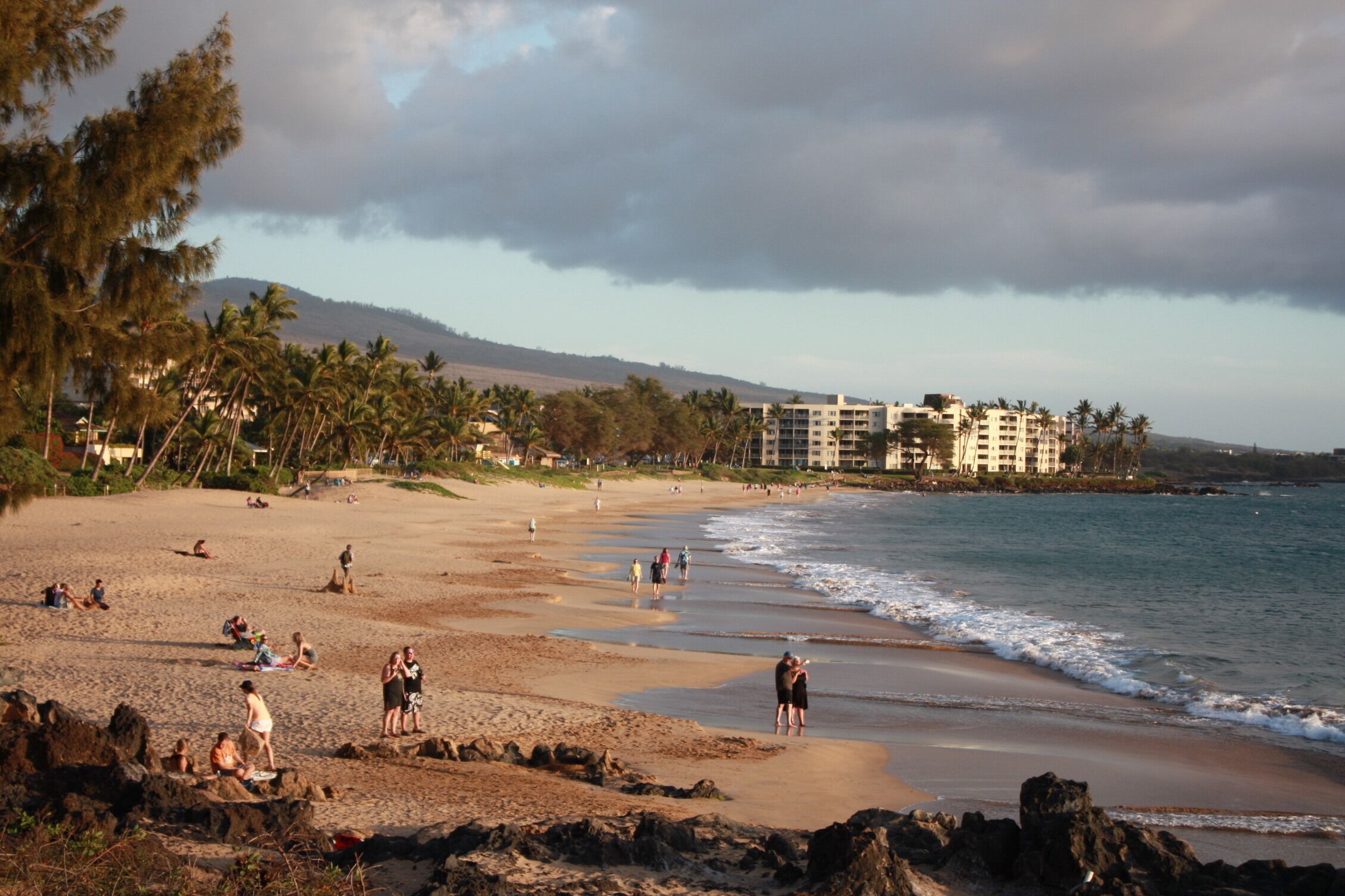 Beach nearby, sun loungers, beach towels