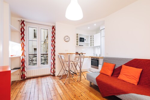 Comfortable and Quiet 1 BR Closed to the Eiffel Tower