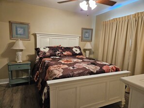 1 chambre, fer et planche à repasser, Wi-Fi gratuit, draps fournis