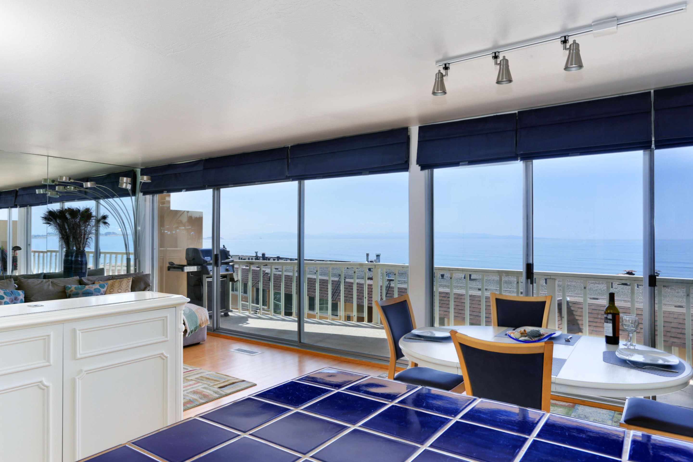 Ocean View condo in Aptos, 1 block to Sand, 2BR/2BA, Pool, Deck, Linens Incl'd