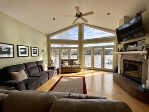 Smart TV, fireplace, DVD player, ping pong