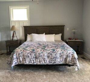 6 bedrooms, iron/ironing board, WiFi, wheelchair access