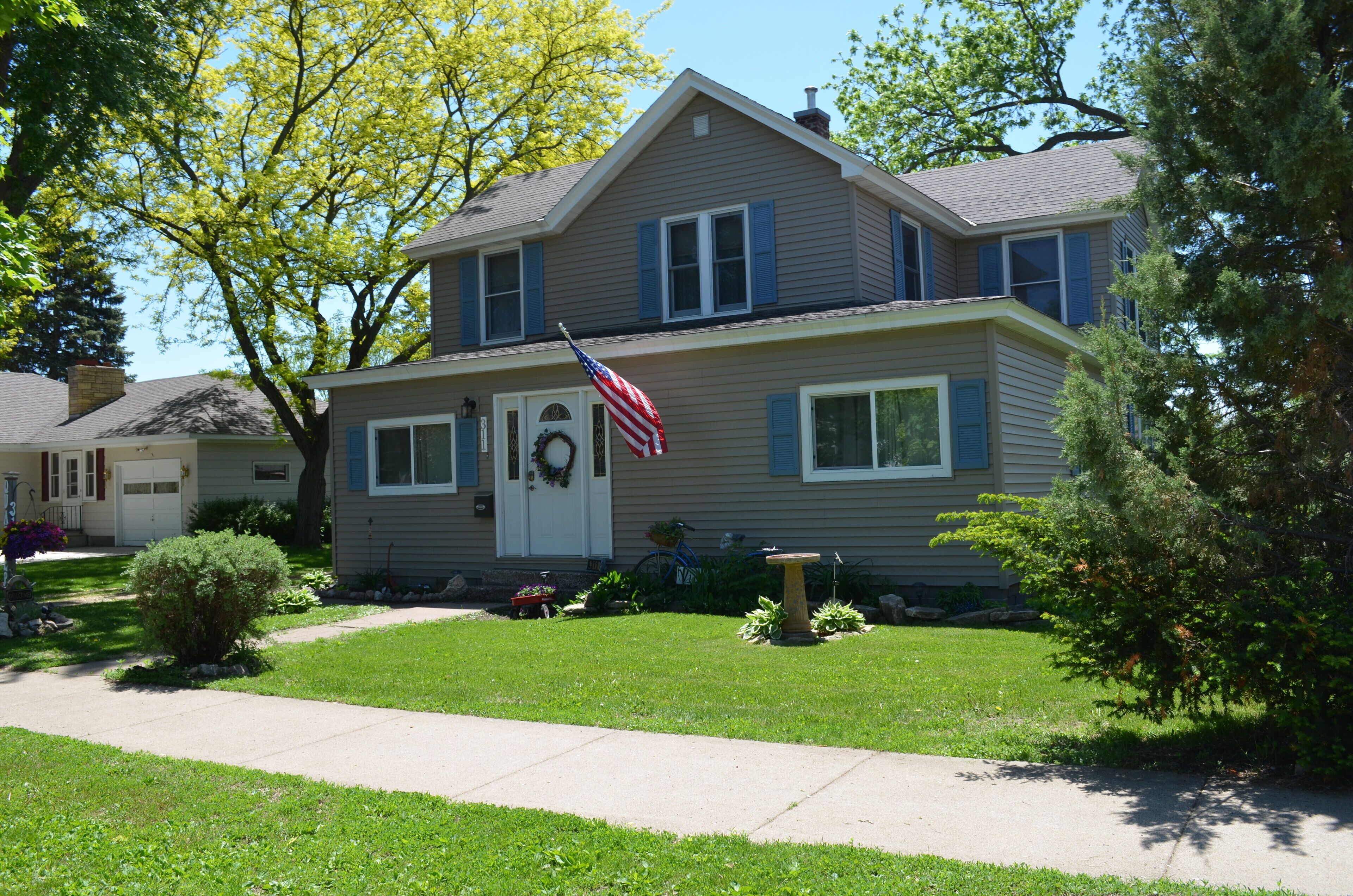 Cozy, Vintage Home, Quiet Neighborhood, Walk or Bike To Lake City's Attractions