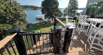 Magnífica casa frente al lago en el lago Keowee