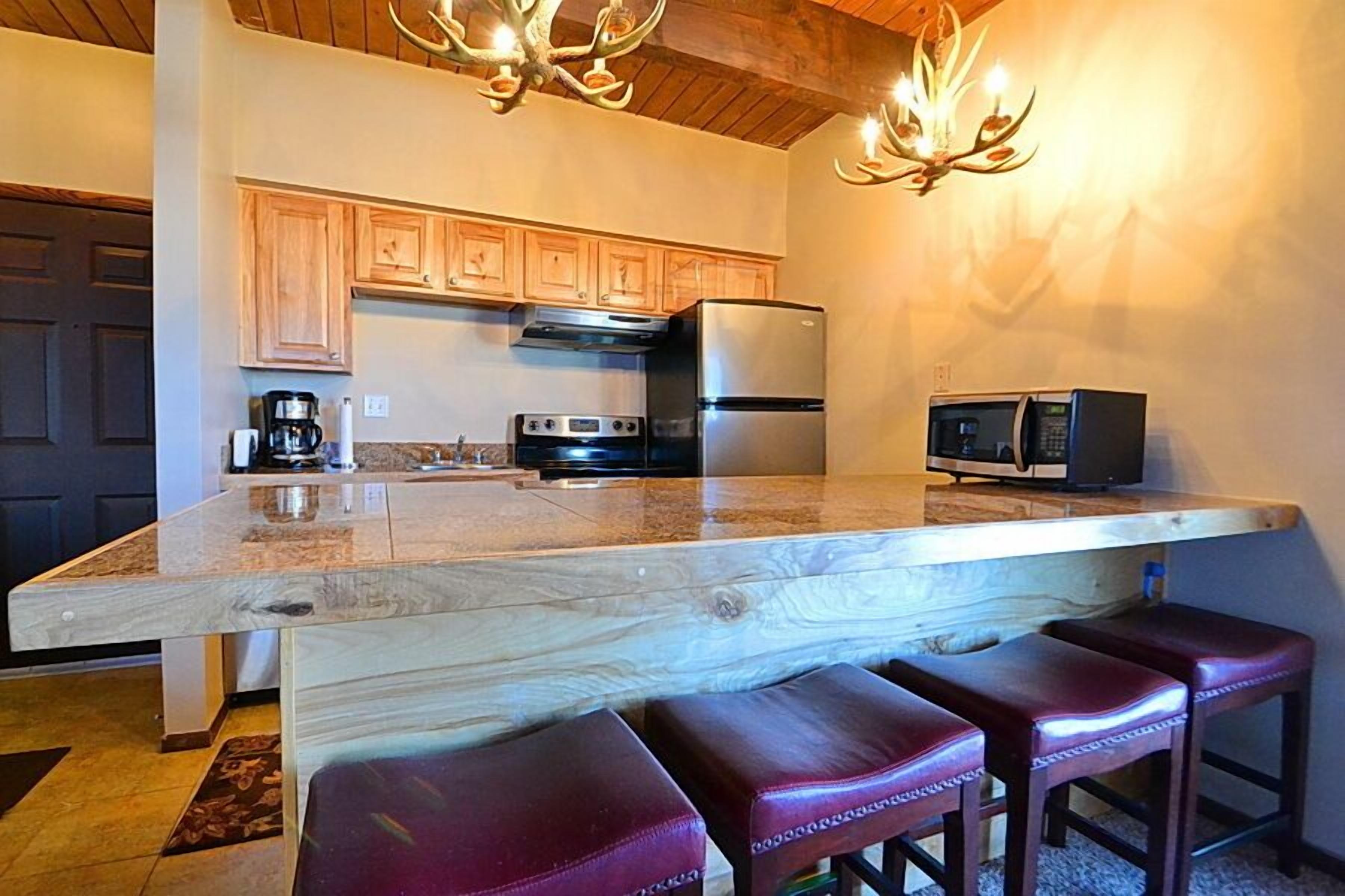  Peachtree !Great Deal! Clean, cozy, Amazing Views, Free Shuttle, slope side!