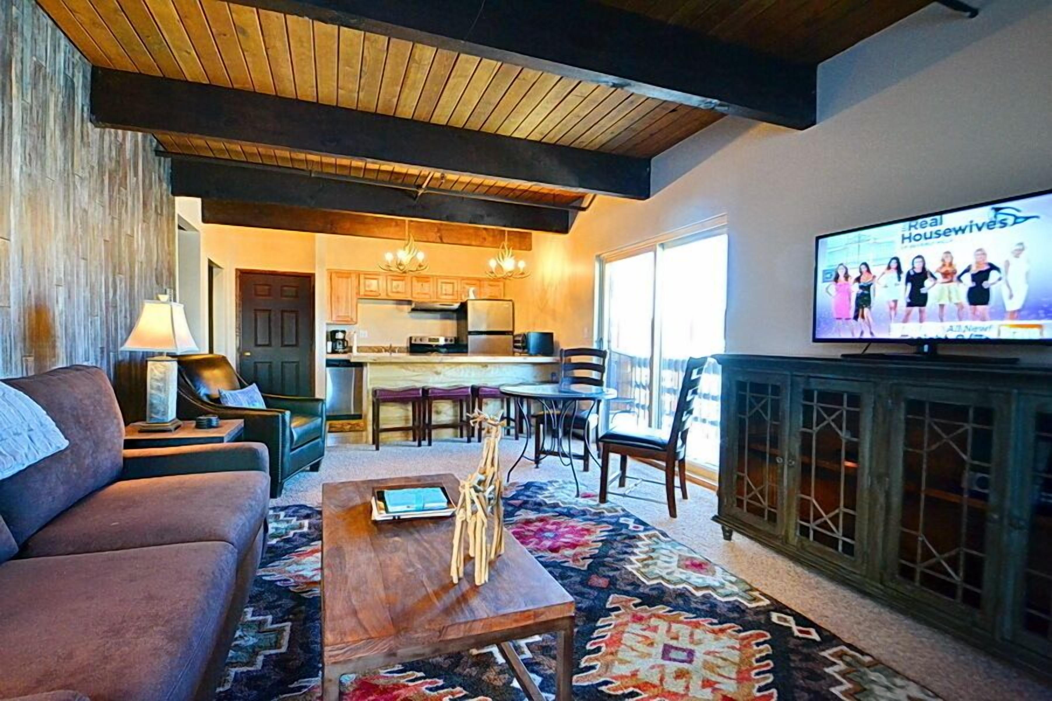  Peachtree !Great Deal! Clean, cozy, Amazing Views, Free Shuttle, slope side!