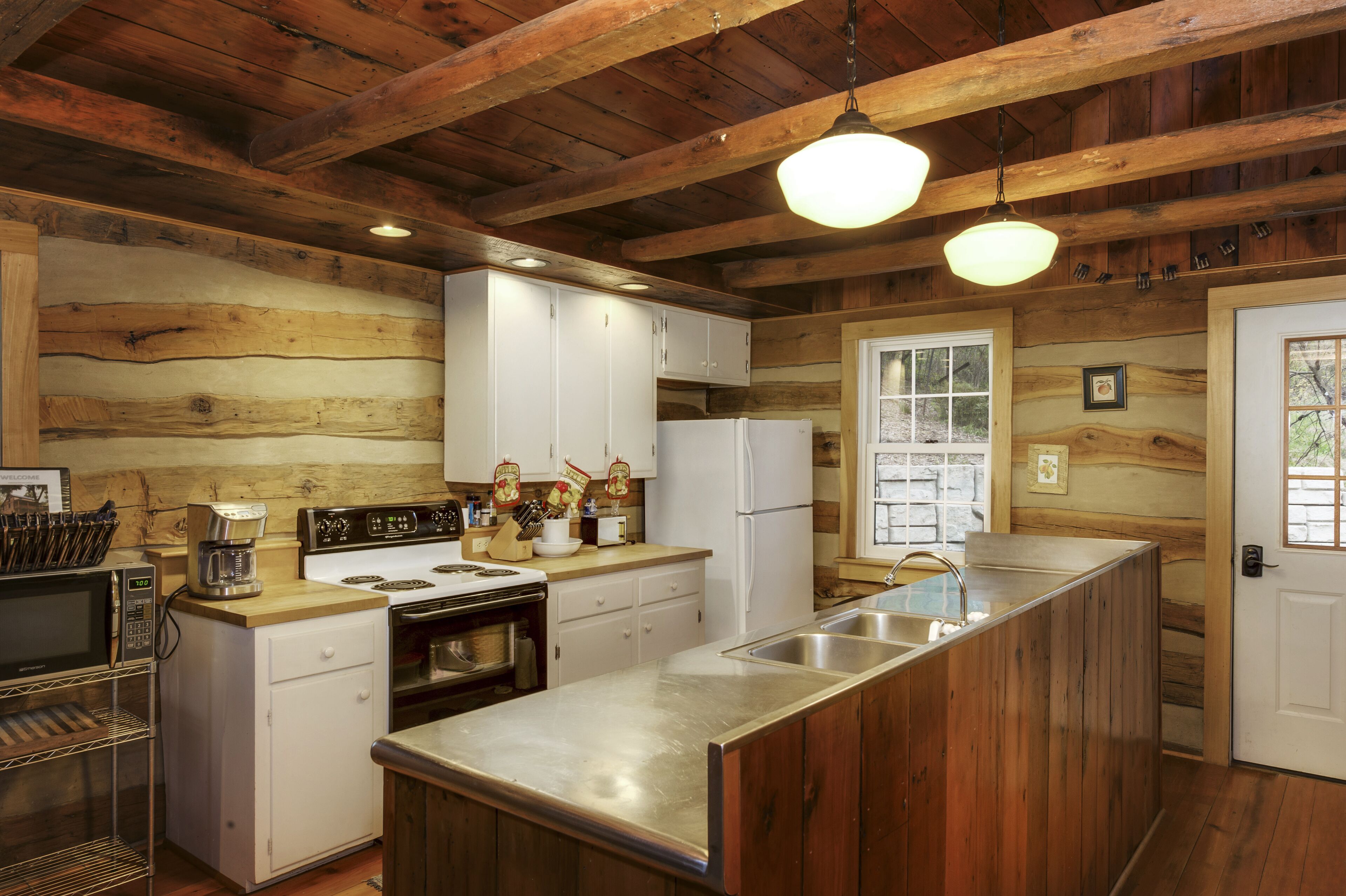 Romantic, Secluded, Private, Rustic Cottages