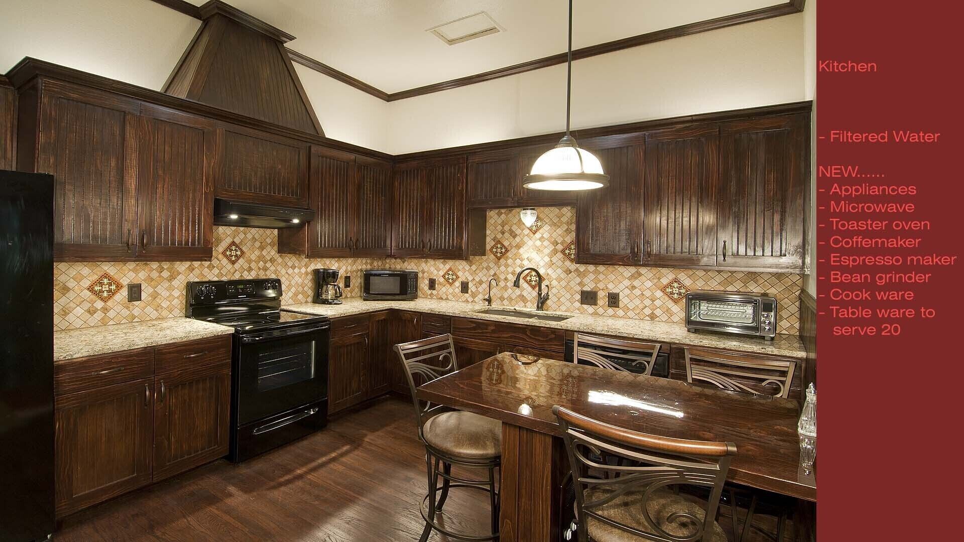 Downtown - 3 King Beds, 2 DBL, = 5 Bedrooms - Has Everything -  - RHL # 461239