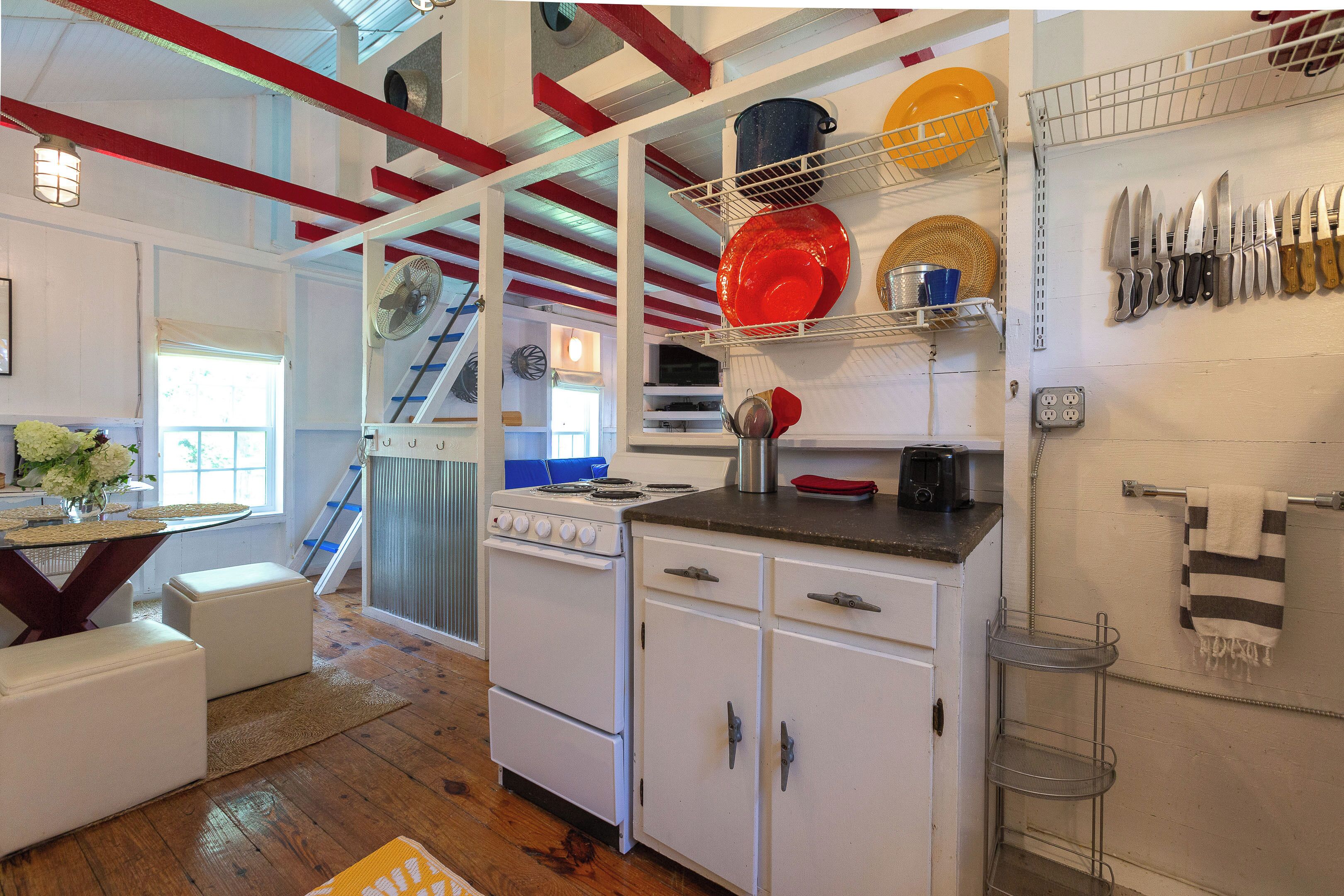 Call My Bluff- Quaint Cottage Overlooking the Neuse River.  Honeymoon perfect!!