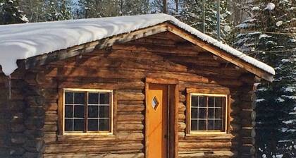 Kabine auf historischer Guest Ranch. Privatgelände! Angeln! Abgeschiedenheit!