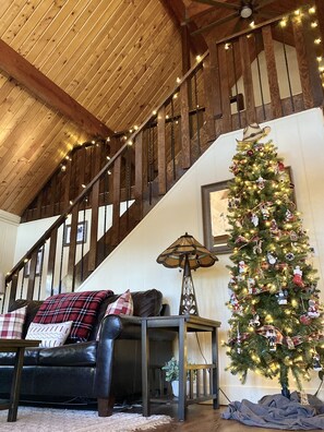 Interior - Spacious Prescott Cabin - Close to Hiking, Lakes & Downtown Prescott (Prescott)