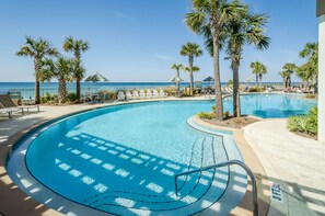 室内游泳池，室外游泳池
