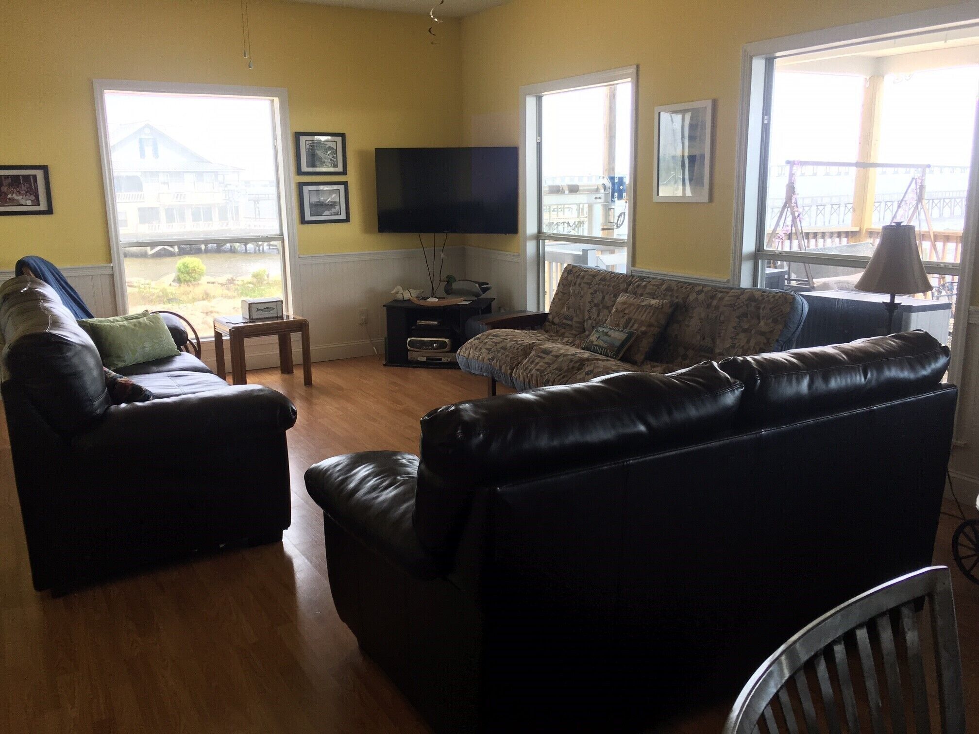 Smart-TV, DVD-Player, Stereoanlage