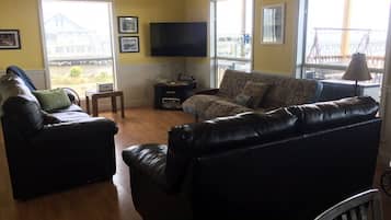 Smart TV, lettore DVD, impianto stereo