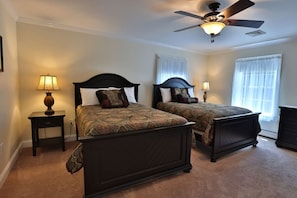 5 chambres, fer et planche à repasser, Wi-Fi, literie fournie