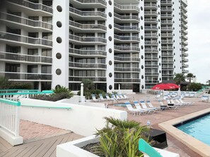 Een verwarmd zwembad