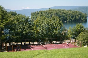 Sports court - Spectacular Squam Lake, NH 6 BR House-tennis/pickle court, dock, private beach (Moultonborough)