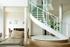 Interior - PRESIDENTIAL PENTHOUSE SUITE!! LAKE ARENAL VIEWS!! (Nuevo Arenal)