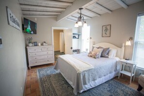 7 bedrooms, desk, iron/ironing board, free WiFi