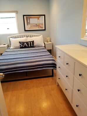 2 bedrooms, iron/ironing board, free WiFi