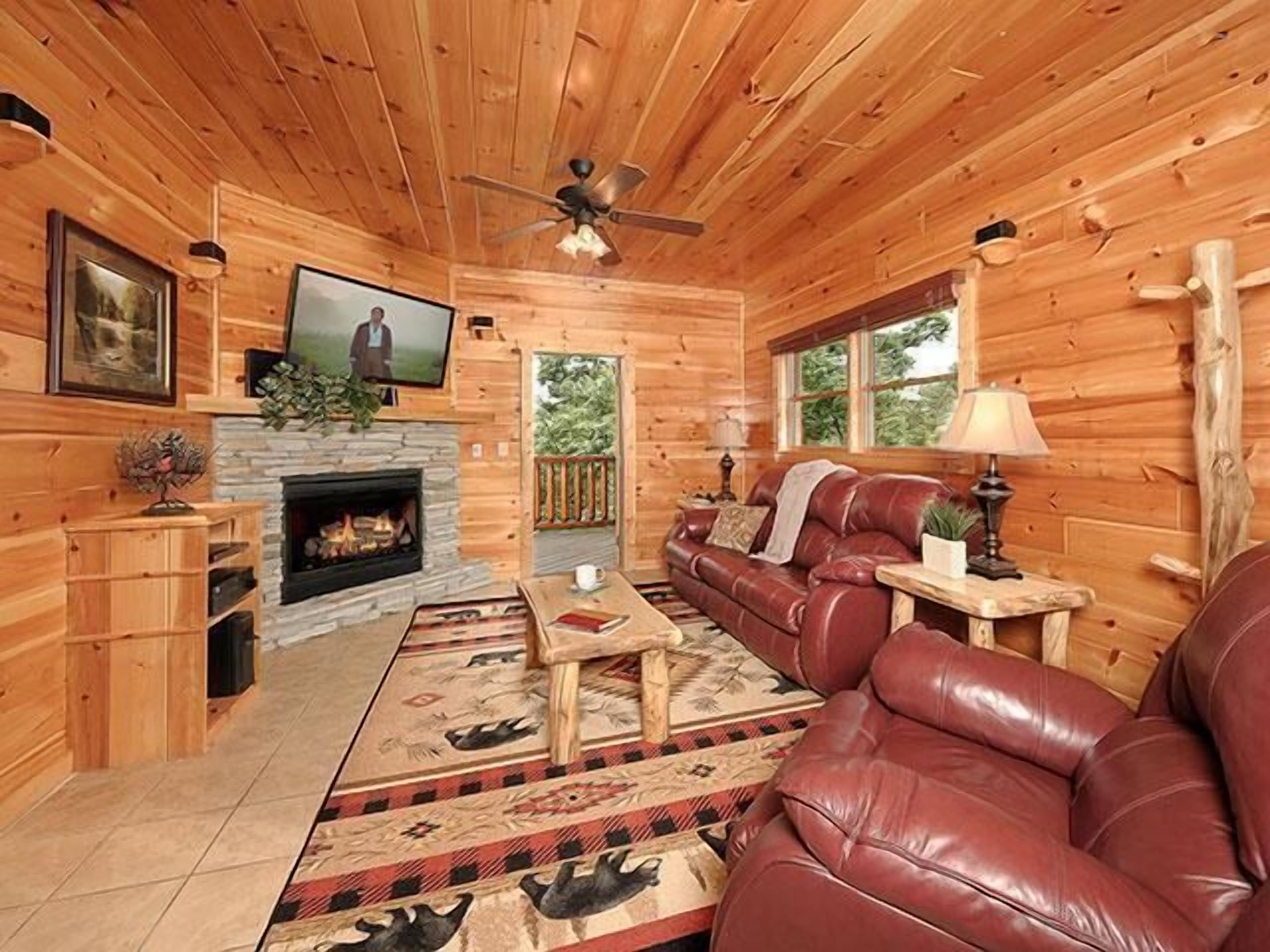 One More Night - Cozy Luxury Resort Cabin| Pet Friendly!| Brand New Hot Tub!