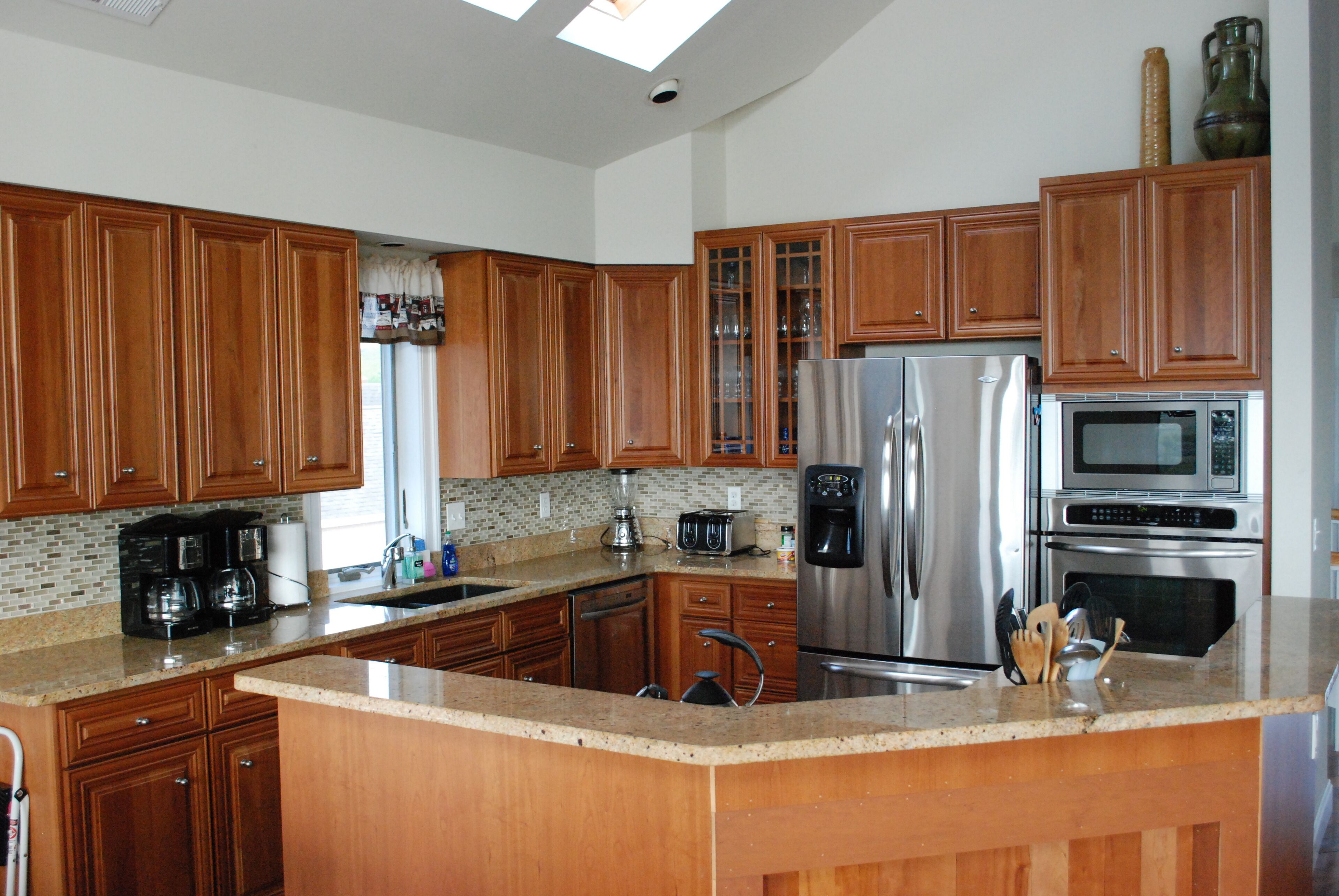 Elegant Waterfront Residence, Magnificant Sunsets, Close to Town Ctr, Elevator