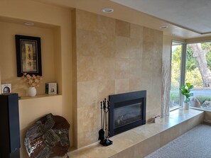 Interior - Special Pricing for a Private Estate, Immaculate & ' One of a Kind ' Atmosphere (Lafayette)