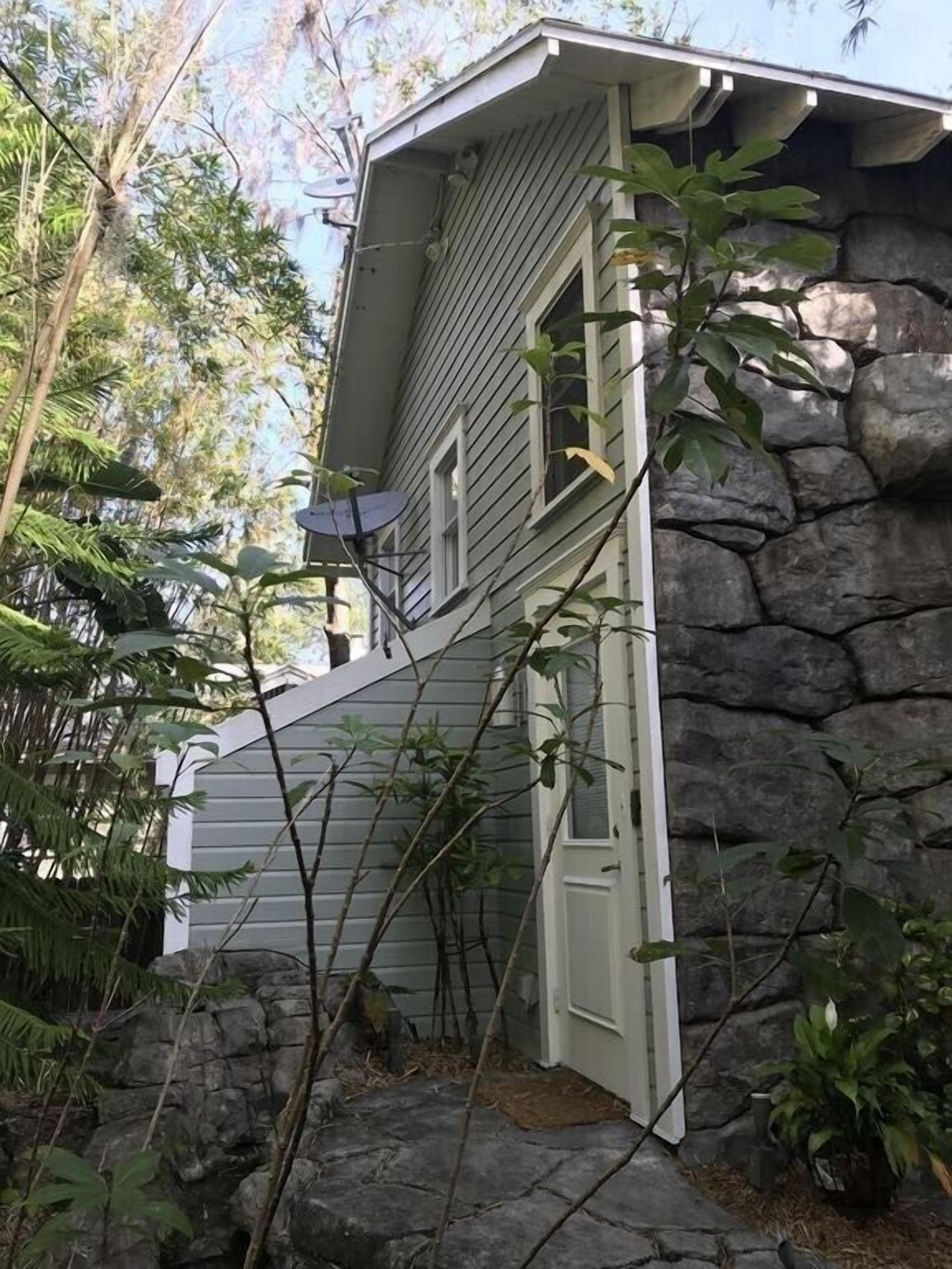 Immaculate Studio Apartment in Downtown Orlando's sought after Historic District