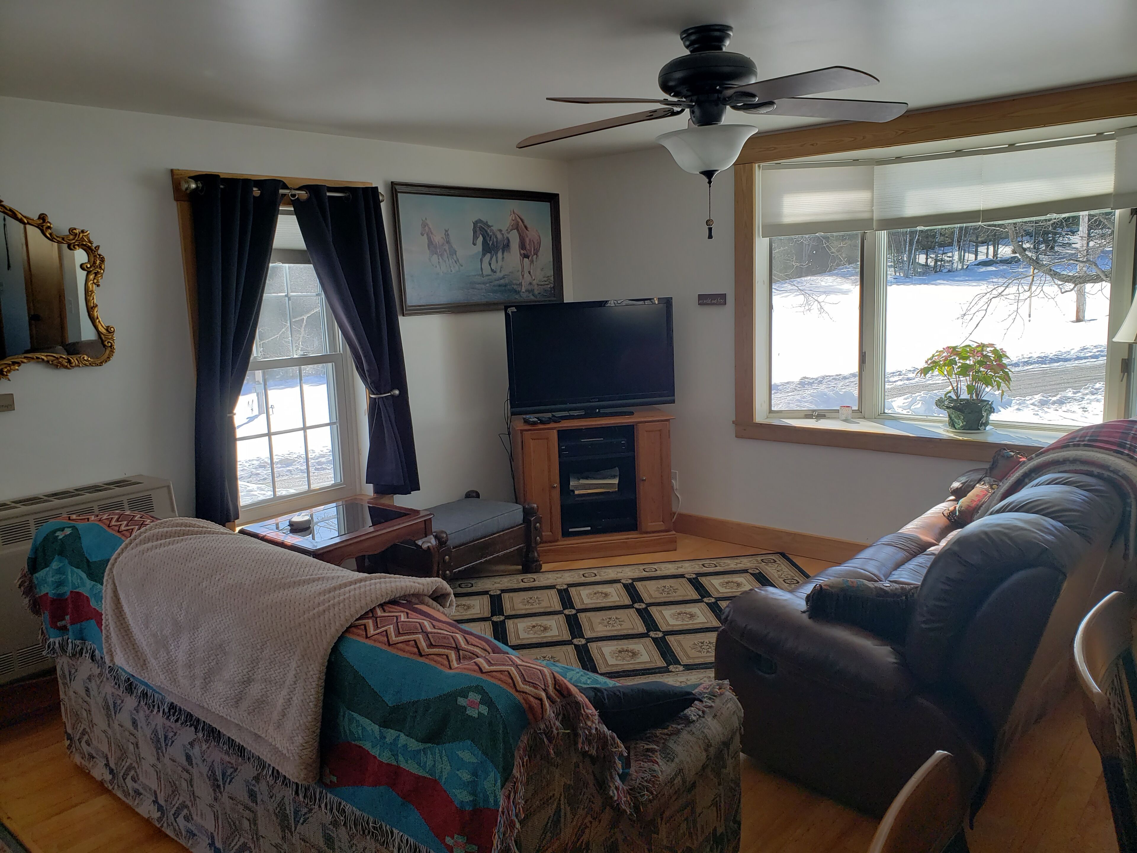 Private Country House with History, Wi-Fi, Jetted Tub, 5 BR