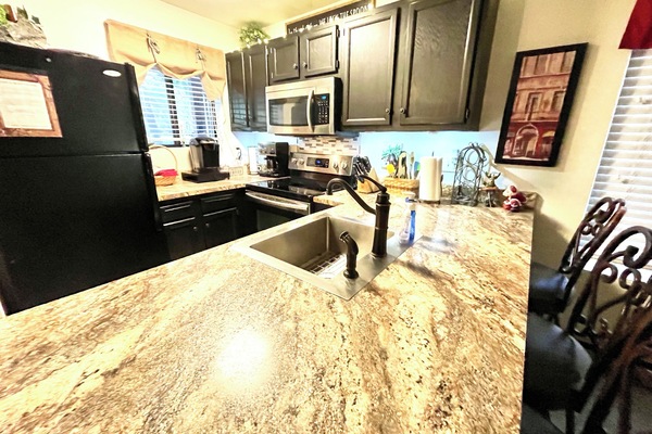 Frigorífic, microones, forn i placa de cuina