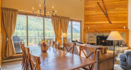 Spacious New Remodel, 2 Bdr+2 Ba Condo, Minutes to Conf. Center and Ski Slopes!