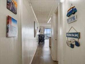 Interior - ⭐️Bimini 204 Direct Ocean Front New Bathrooms/Floors⭐️ (Ocean City)