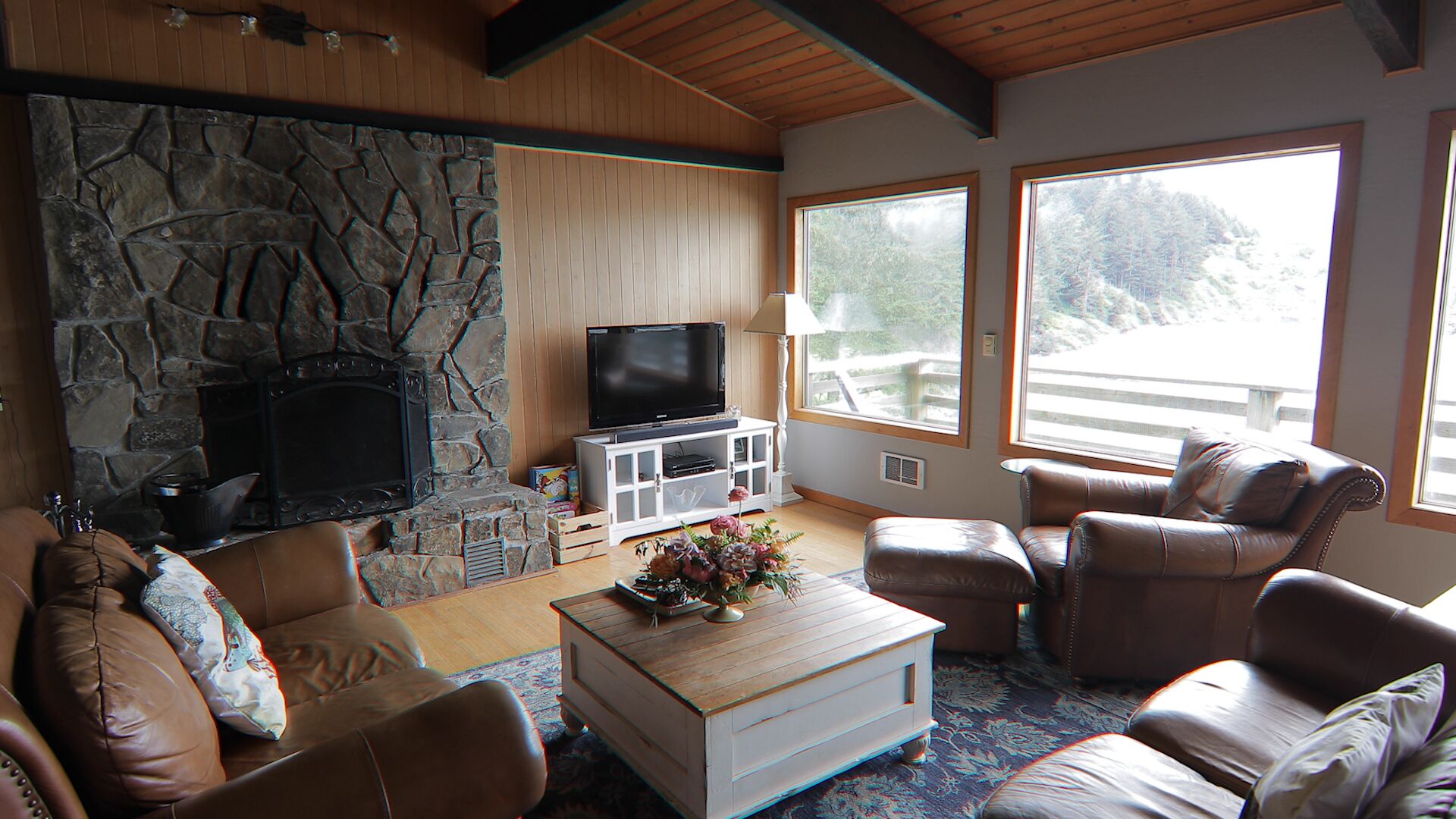 West Cove - Private beach, hot tub and ocean views