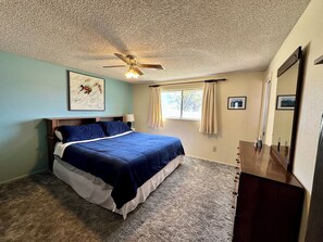 3 bedrooms, iron/ironing board, free WiFi, bed sheets