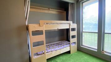 3 habitaciones, tabla de planchar con plancha y wifi gratis