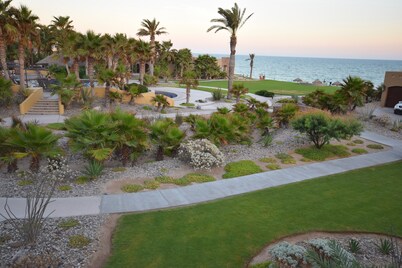 Casa de Bella Suenos, 3 Bedroom Villa Steps to Pool and Beach at Bella Sirena