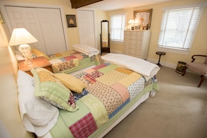 3 bedrooms, in-room safe, WiFi, bed sheets
