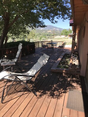 Terrace/patio - Spanish Ranch on the Arkansas River- enjoy the rushing river from the Hot tub! (Howard)