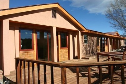 Spanish Ranch on the Arkansas River- enjoy the rushing river from the Hot tub!
