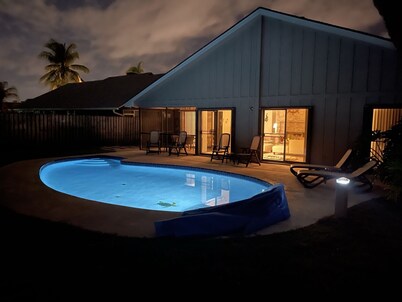Jupiter Inlet Village House W/Pool - Walk to the Beach, Inlet, Pelican Club