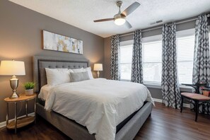 2 soverom, strykejern/-brett, reiseseng for barn og wi-fi (inkludert)