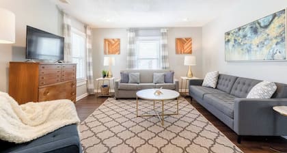 Relaxing 2BR Getaway Near KU Med with Pool | 18