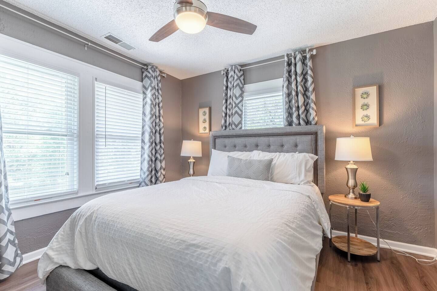 2 soverom, strykejern/-brett, reiseseng for barn og wi-fi (inkludert)