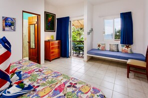 3 bedrooms, desk, iron/ironing board, free WiFi - Private Beachside Villa includes Cook, Pool, WiFi – Large Menu for All Interests (Tankah Tres)