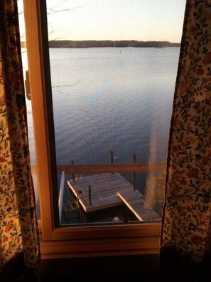 Interior - Love Sunsets?   Glory in a natural, cozy,  rustic setting (Huddleston)