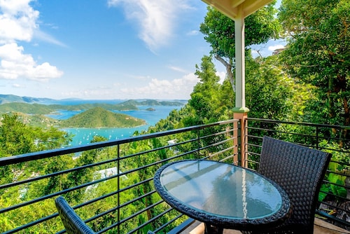 GUESTS LOVE!! HUGE VIEW, 1-3 BR, pool, decks, gardens, styled comfort, privacy,