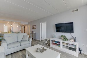 TV - Stunning Oceanfront 3rd Floor Condo with Panoramic Views (Virginia Beach)