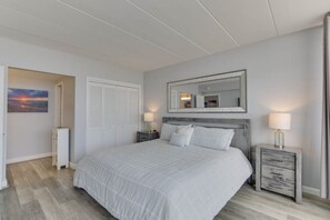 2 bedrooms, iron/ironing board, internet, bed sheets - Stunning Oceanfront 3rd Floor Condo with Panoramic Views (Virginia Beach)