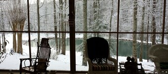 Waterfront cabin, treehouse embraced by 52 acre nature preserve and USFS