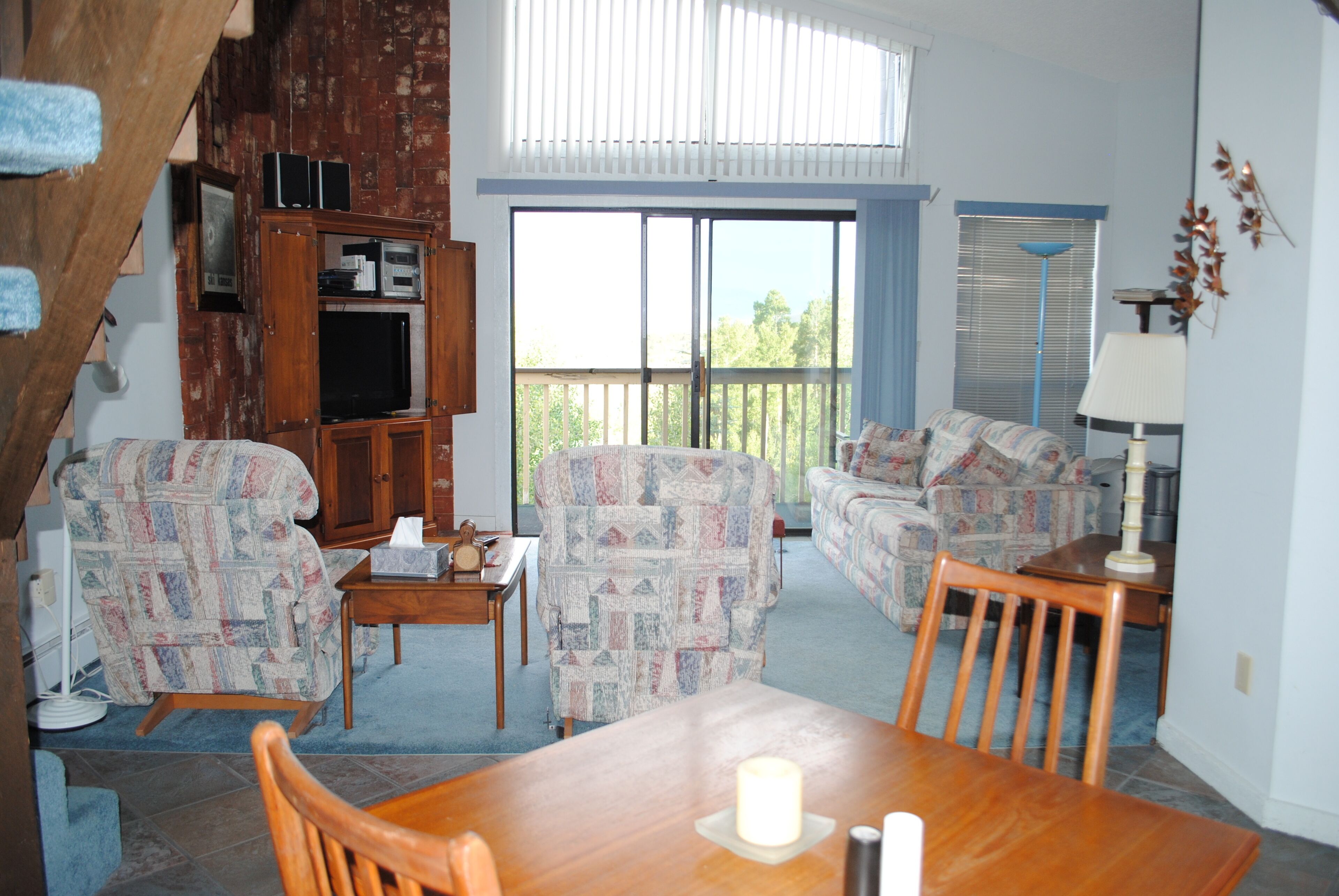 Great Views & 3 Br, 2 Full Bath Near World Class Winter/Summer Recreation